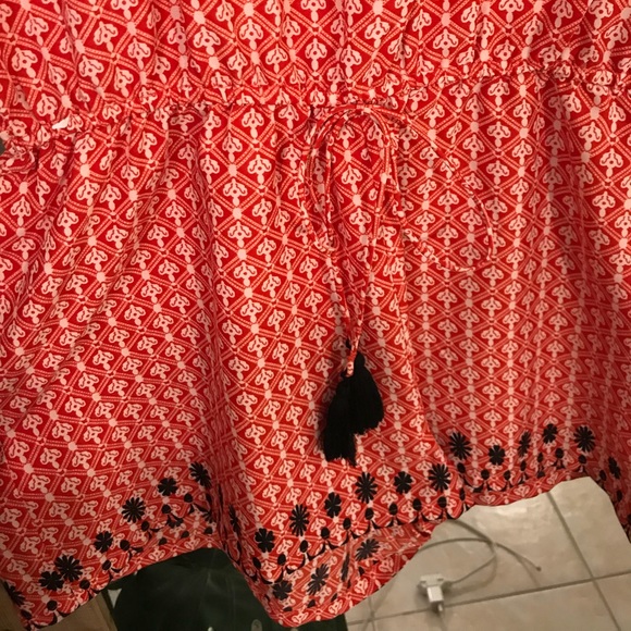 Red pattern print romper - Picture 2 of 4